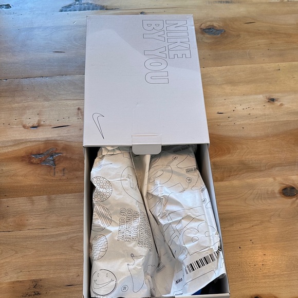 Nike Men's Blue and Yellow Athletic Shoes - Picture 6 of 6